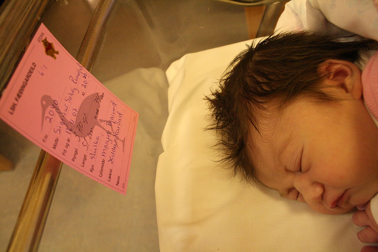 口腔癌早期能自己发现吗?对着镜子张嘴做四步自检